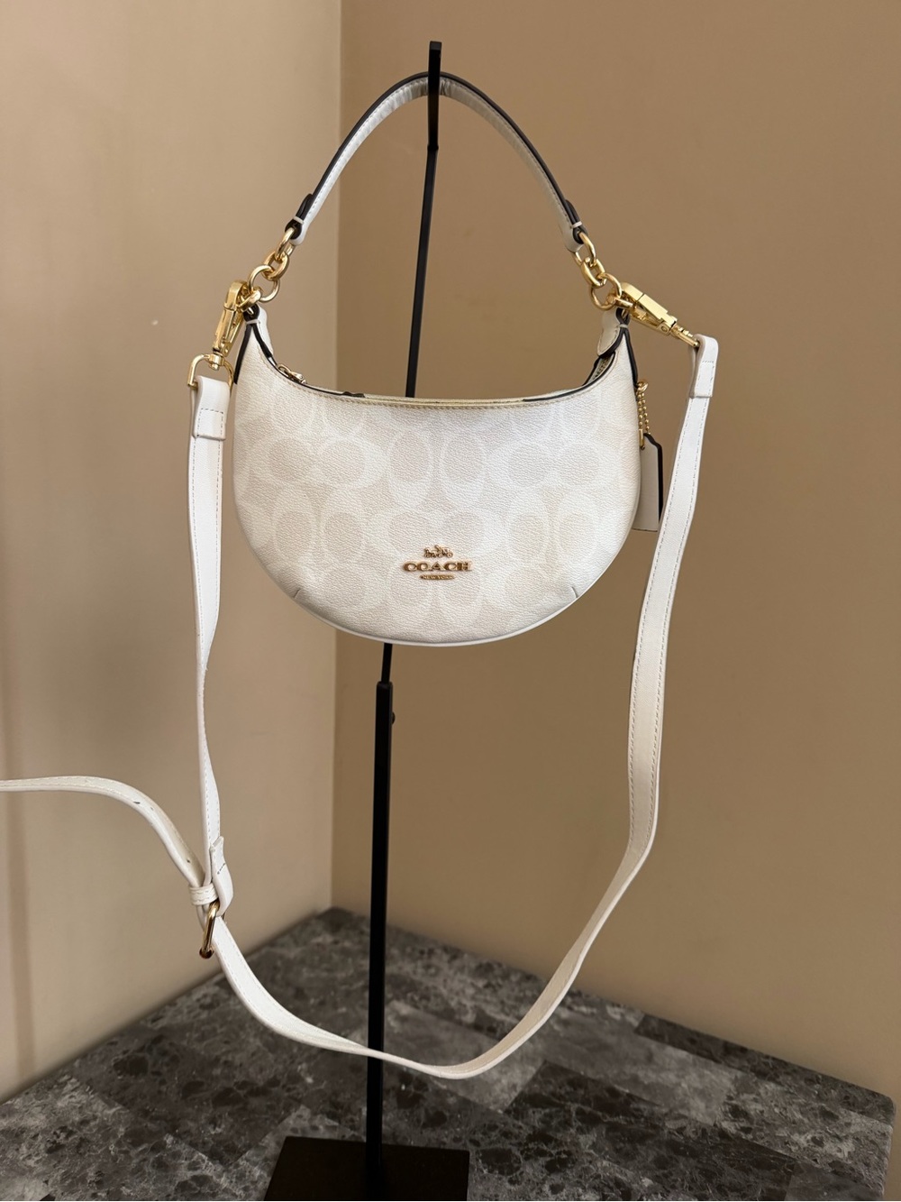 Coach Payton Mini Hobo bag white and gold - Picture 4 of 14